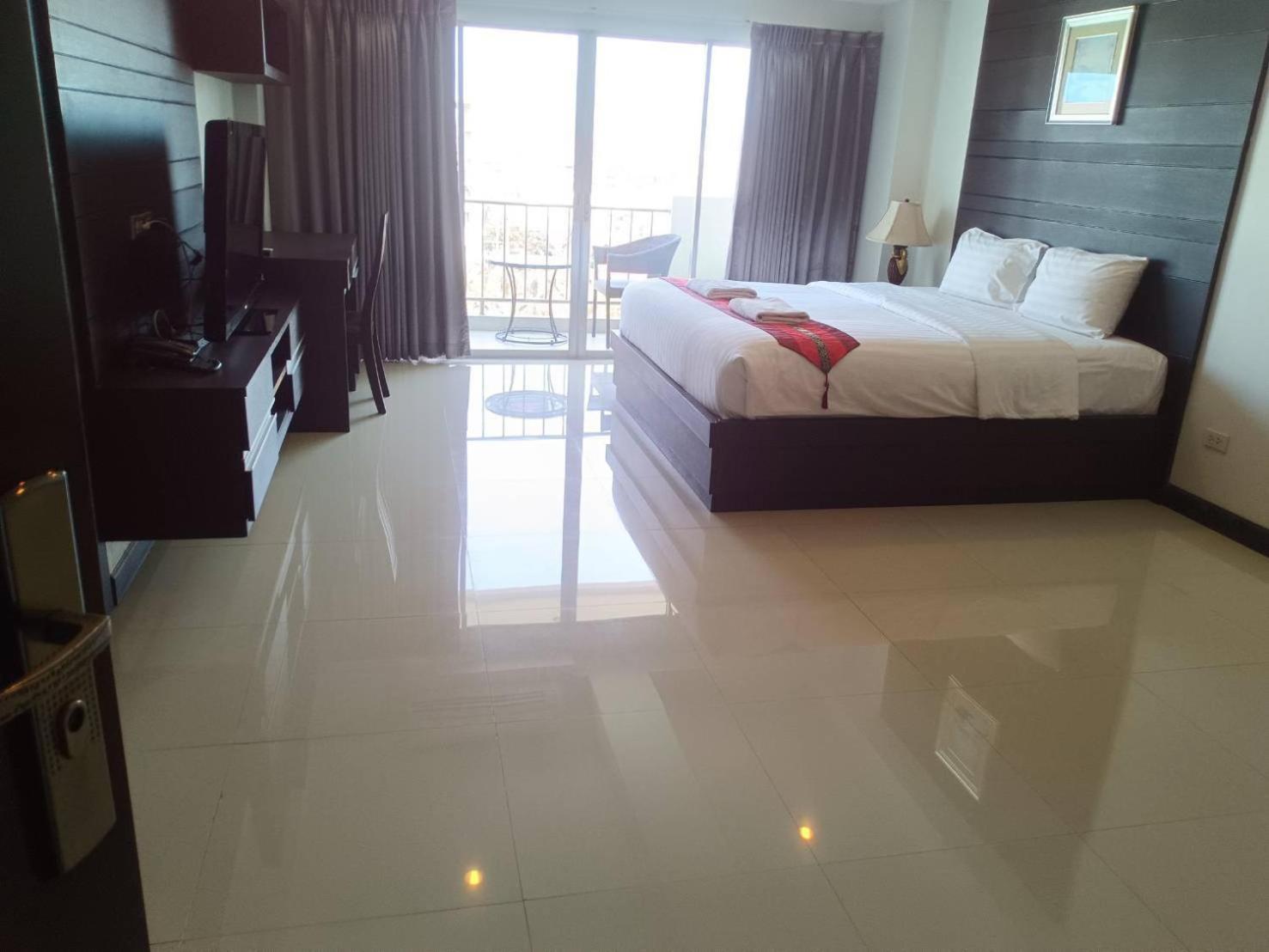 Valhalla Pattaya Hotel Jomtien Exterior foto
